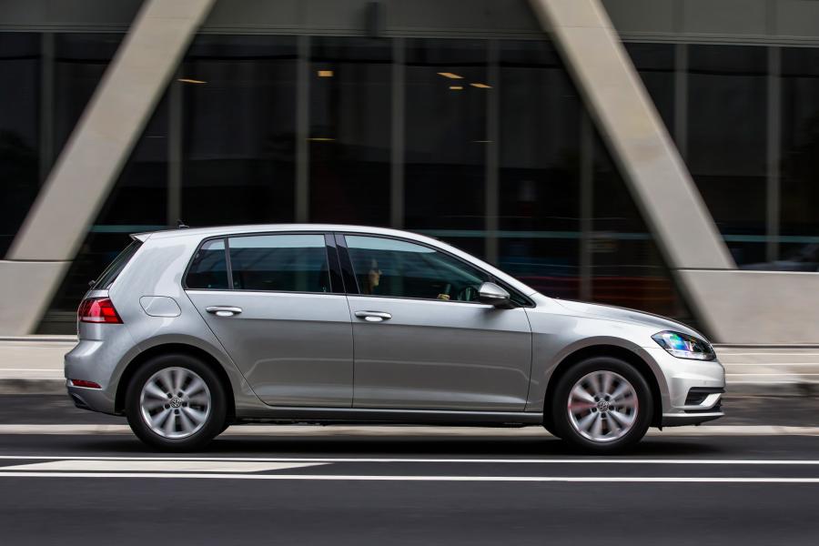  Volkswagen Golf TSI 5-Door 2017 года  (AU) (фото 7 из 21)